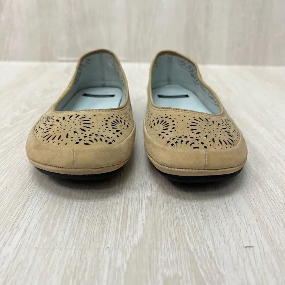 Vagabond Women’s EU 36 US 6 Perforated Floral Tan Casual Slip on Flats Loafers